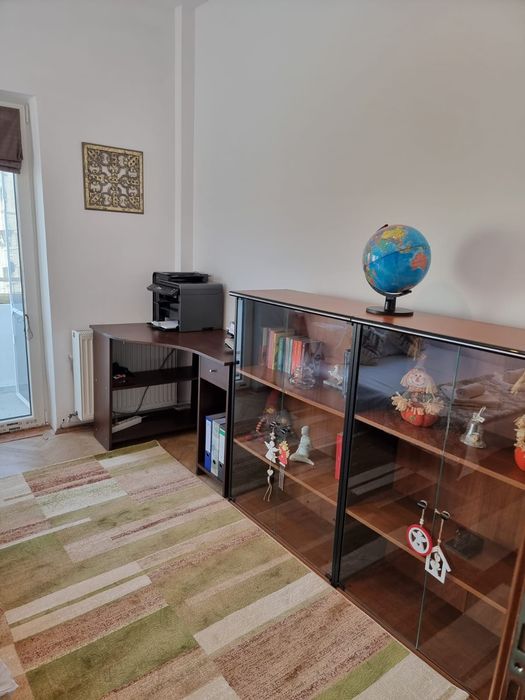 Închiriez apartament