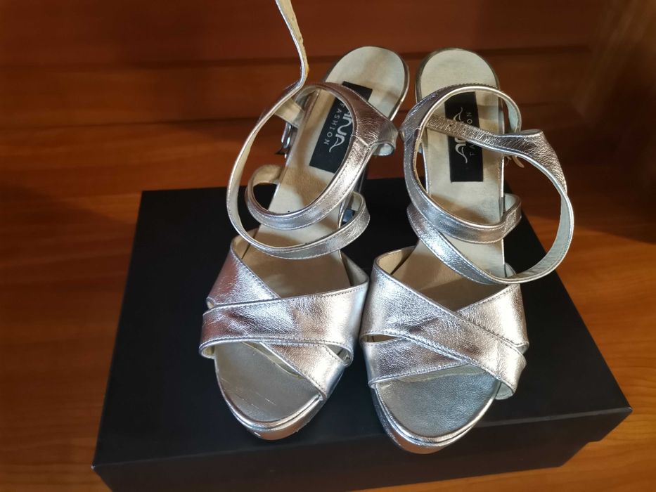 Sandale argintii din piele