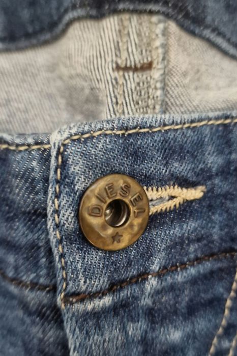 Blugi Diesel bleumarin cu talie joasă pentru femei, mărimea W27 L32