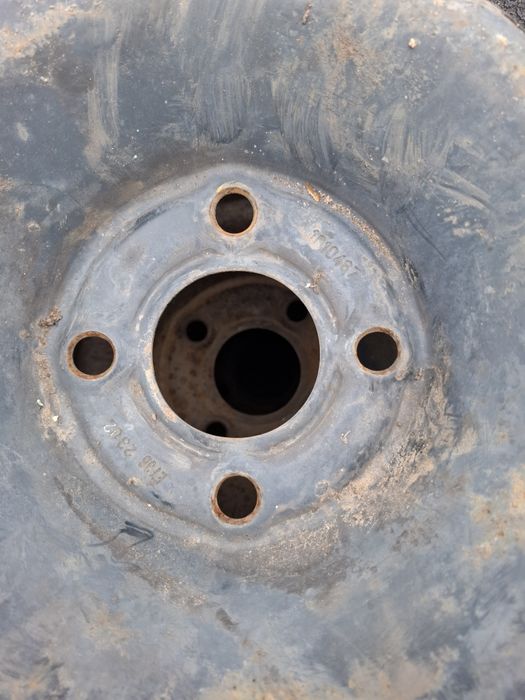 Vand 4 jante R 15 dacia logan renault bune fara defecte