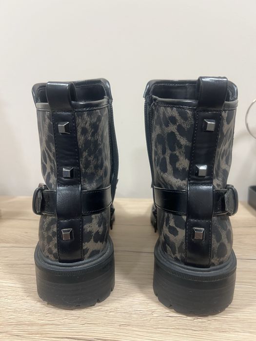 Дамски боти GUESS