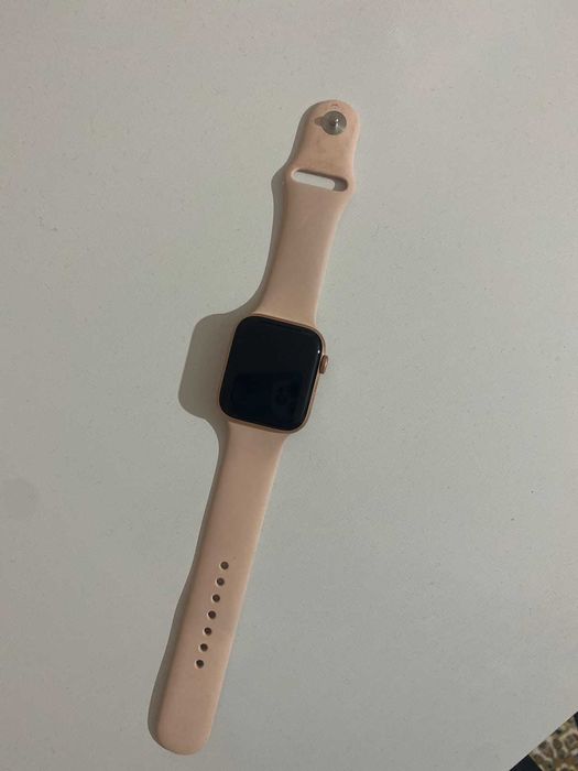 Apple Watch SE 44 мм