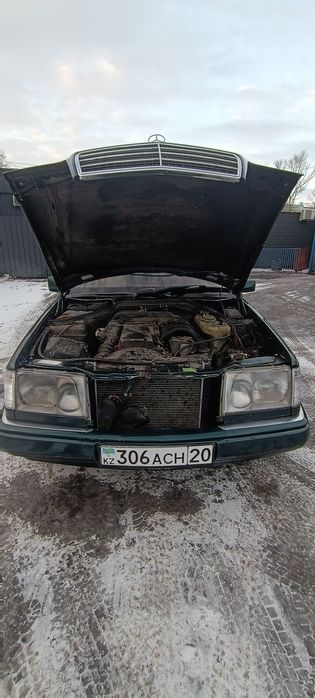 Продам живого мерса 124