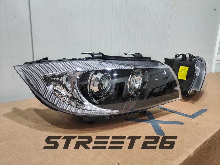 Faruri BMW Seria 3 E90 E91 (2005-2011) Angel Eyes LED Negru