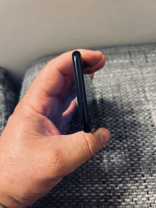 iPhone 7 Jet Black – 128 GB  87% baterie
