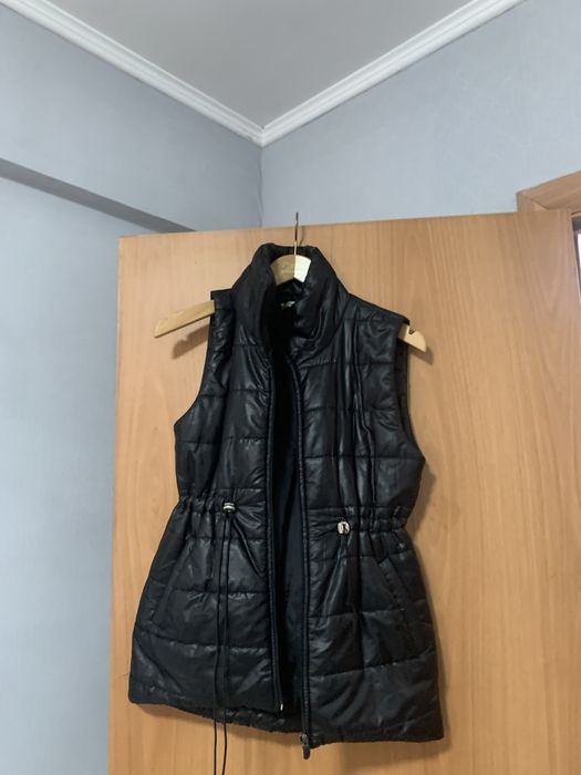 продам вещи куртки и безрукавка