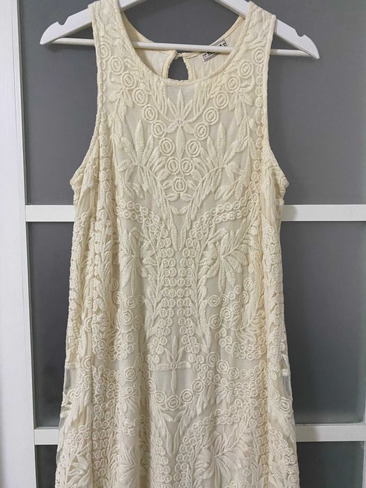 Rochie Pull&Bear, alb-crem, model floral, scurt