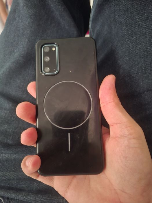 Samsung S20 продам