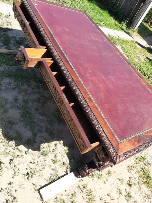 BIROU  cu 8 Scaune . Preț șoc ff.convenabil ptr.cunoscători  2200 euro