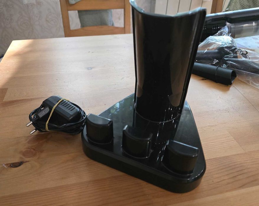 Акумулаторна Мини Прахосмукачка BLACK+DECKER