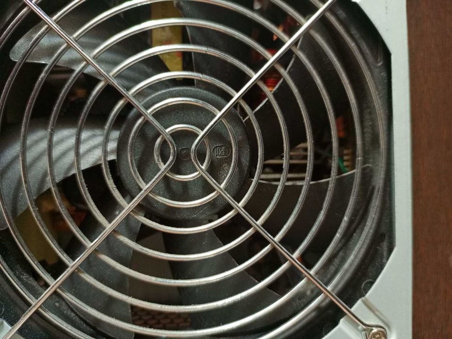 Продам блок питания для пк 650 вват