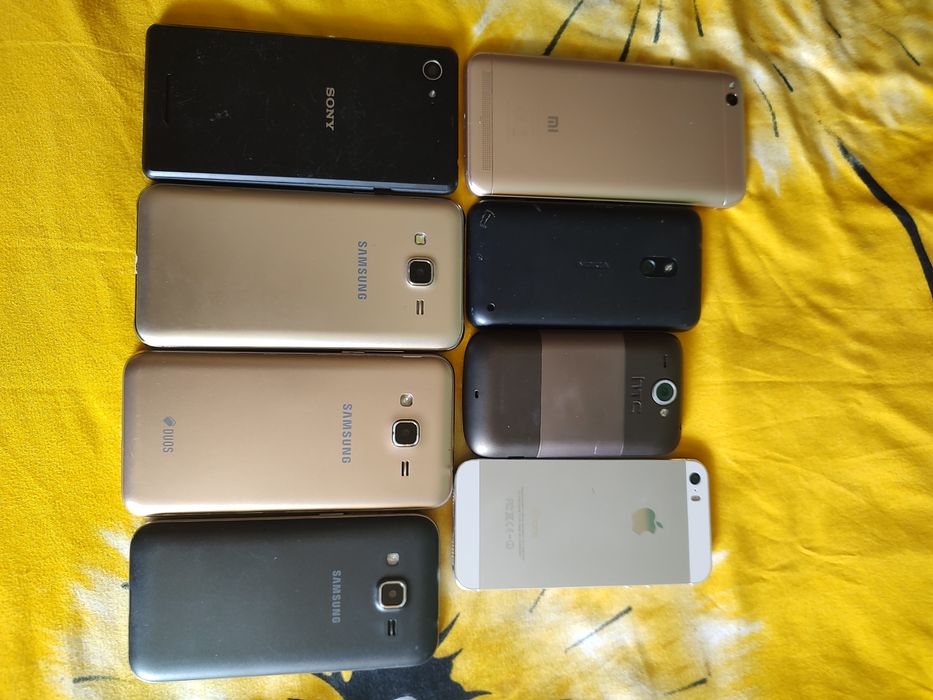 Lot telefoane mai vechi ,dar funcționale estetic8/10