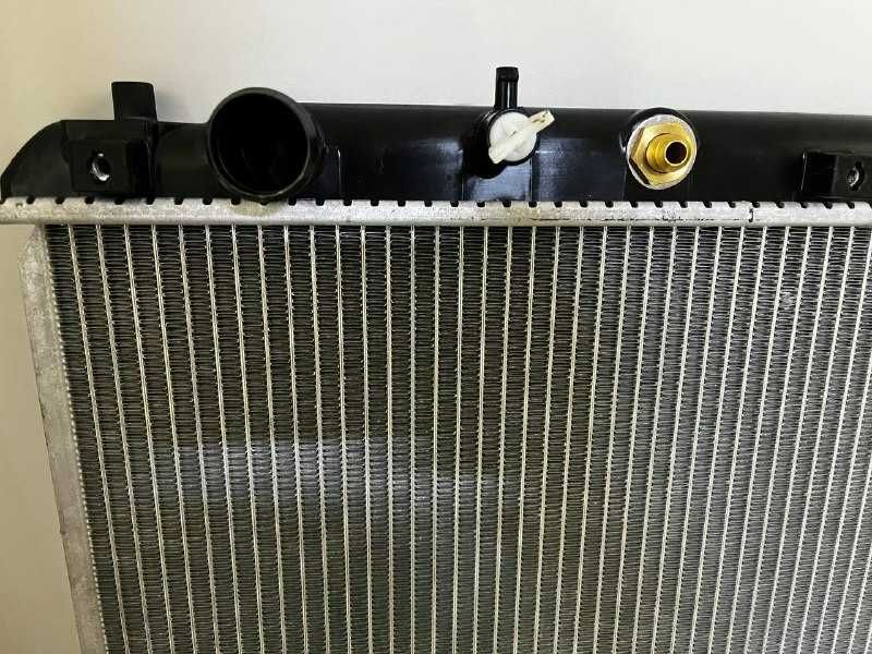 Радиатор на Nissan Primera