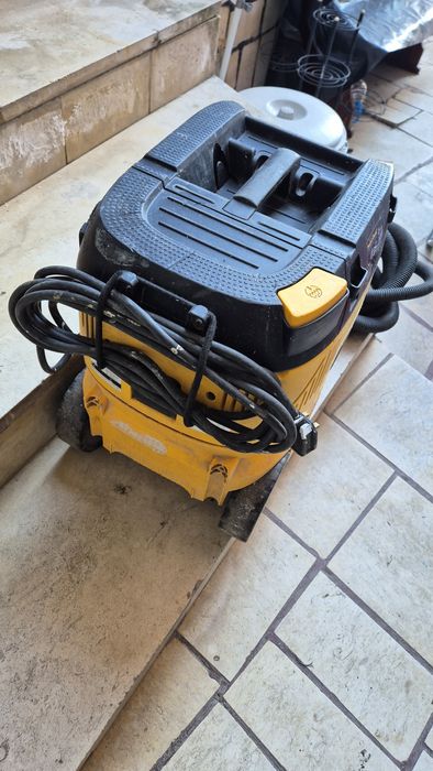 Прахосмукачка Mirka DE 1230 L