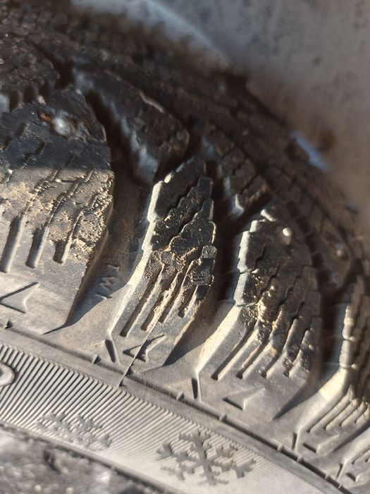 Продам два колеса на 13