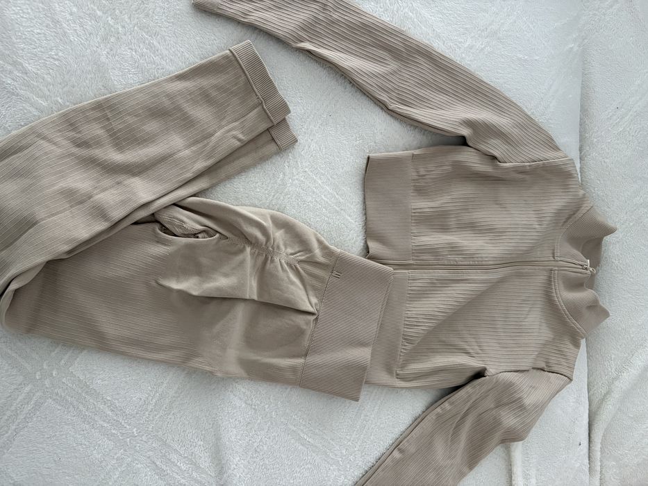 Елегантен дамски комплект - бежов/taupe