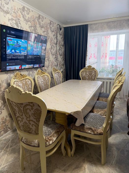 Продам стол и стулья