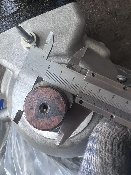 Продам компрессор от Isuzu CYZ51