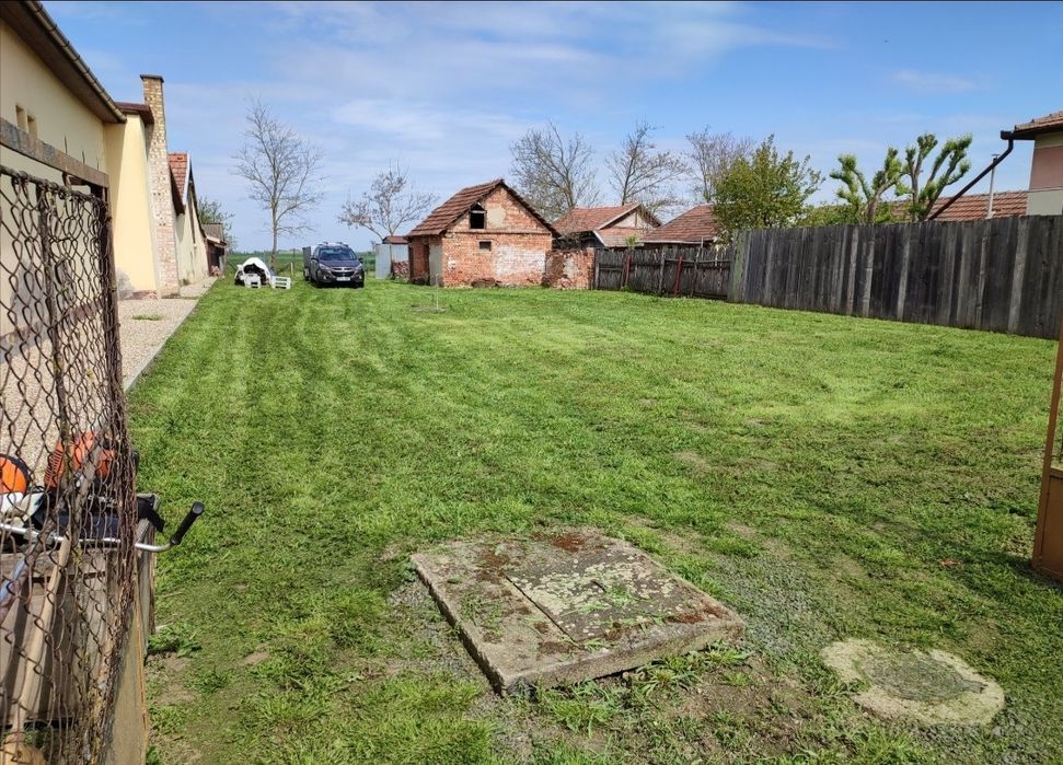 Vând teren în Ungaria la Dombegyhaz