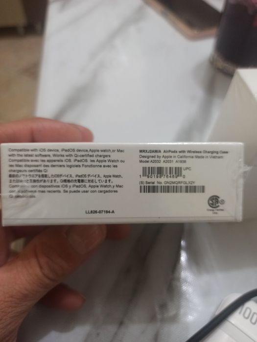 Продам Air pods наушник