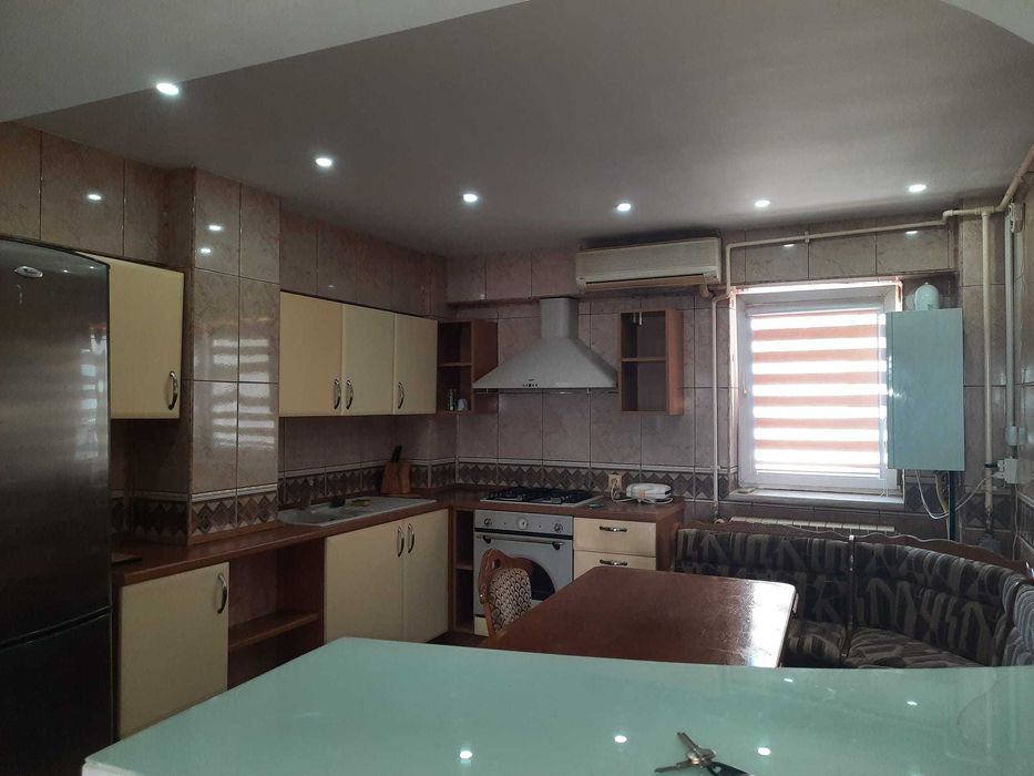 Inchiriez apartament  3 camera in zona parc Mihai Viteazu