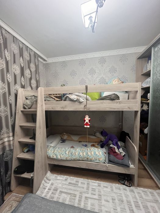 Продам двухъярусную кровать