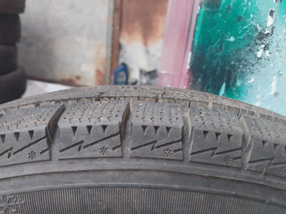 Продается зимние шины на газель