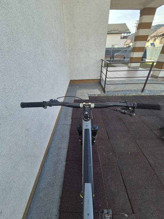 Bicicleta cube full stereo pro