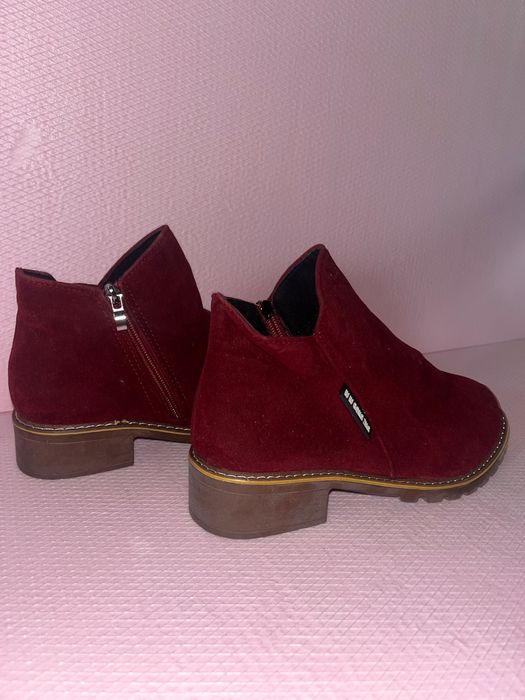 Дамски велурени и кожени токчета