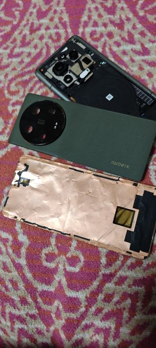 Xiomi 13 ultra срочно сотилади на запчасти экран сломанный  16.512