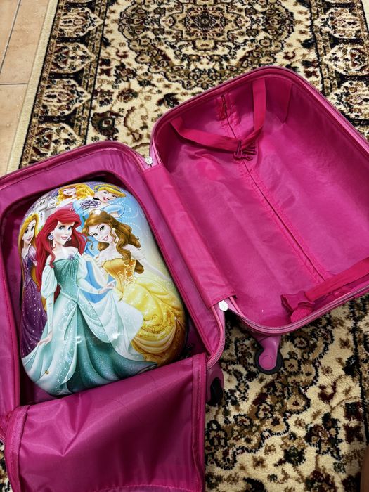 Продам детский чемодан