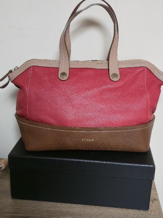 Furla оригинална дамска чанта от естествена кожа