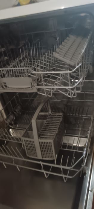 Vând mașină de spălat vase BOSCH