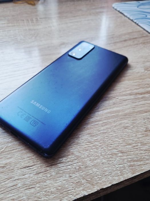 Продам самсунг s20fe