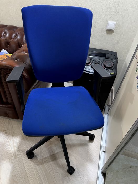 Срочно продам кресло компьтерное
