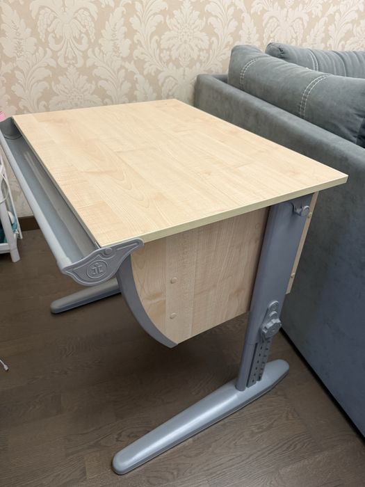 Парта Дэми. «Растущая»