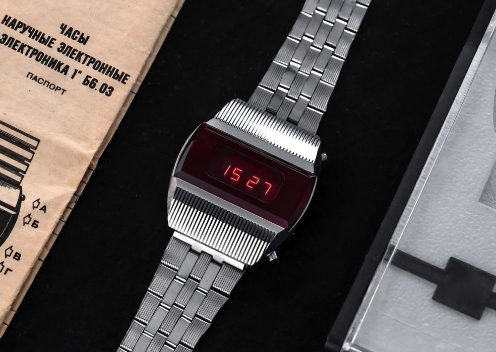 Часы электроника 1 Капсула времени