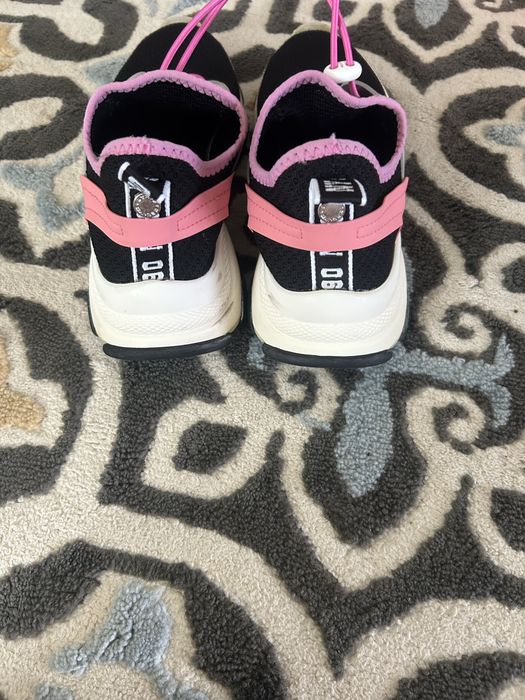 Adidasi steve madden