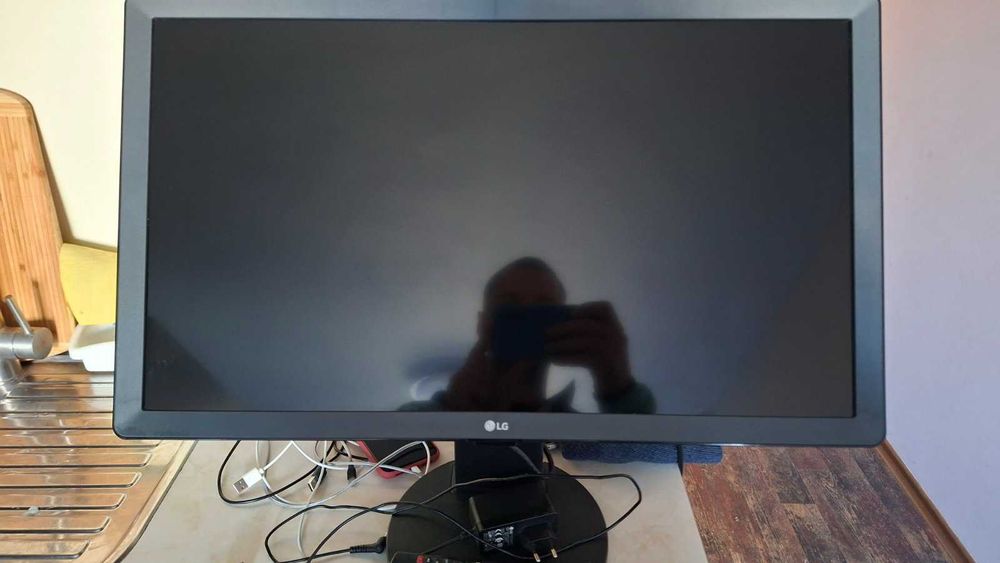 Телевизор LG 24TL510S-PZ