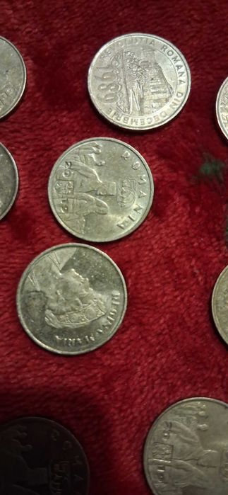 Vând monede vechi