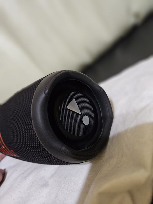 Vând Boxă JBL CHARGE 5 în stare bună