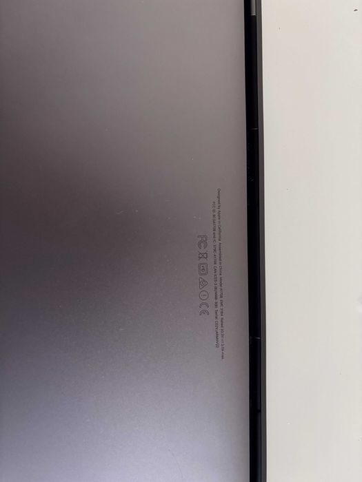 Macbook Pro 13 inch 2017, 2.3 Ghz i5, 8GB RAM, 128GB ssd
