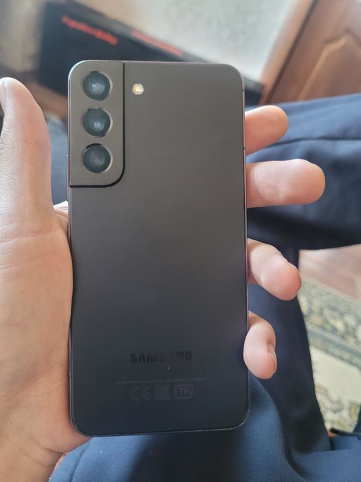 Продам мощный флагман Samsung S22 5G