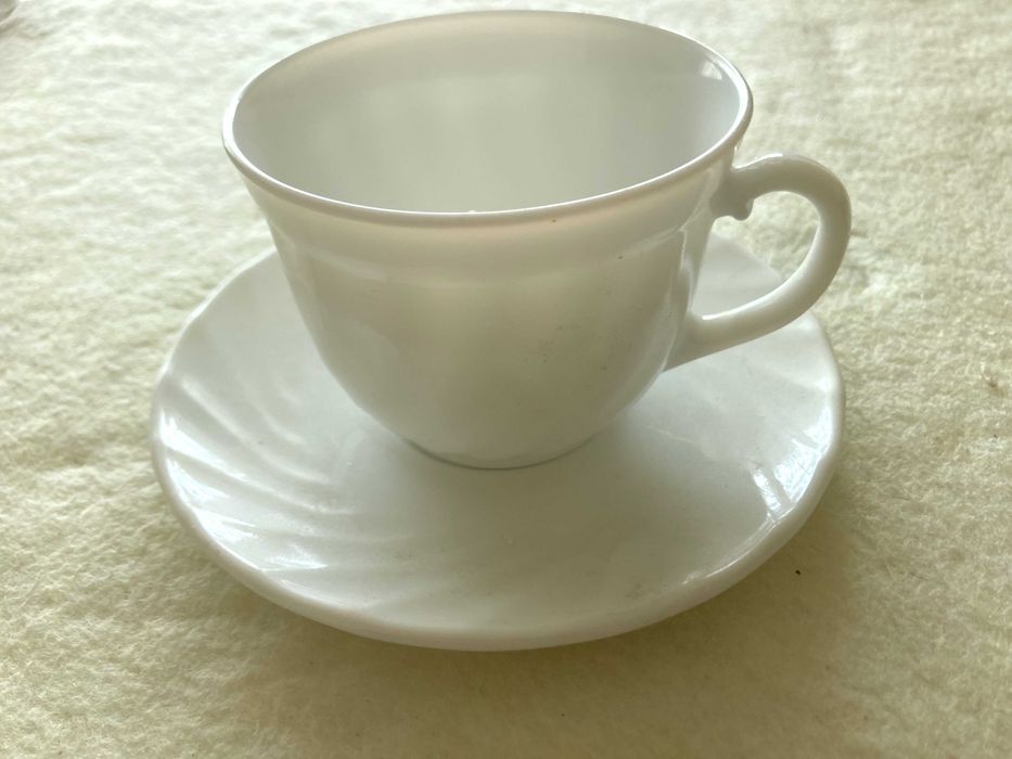 Продавам сервизи