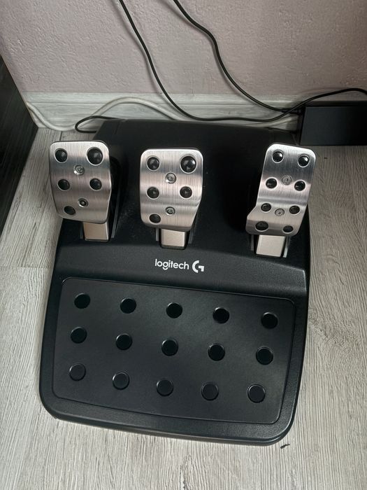 Волан с педали Logitech - G29, черен