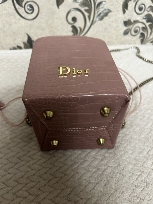 продам красивую сумочку