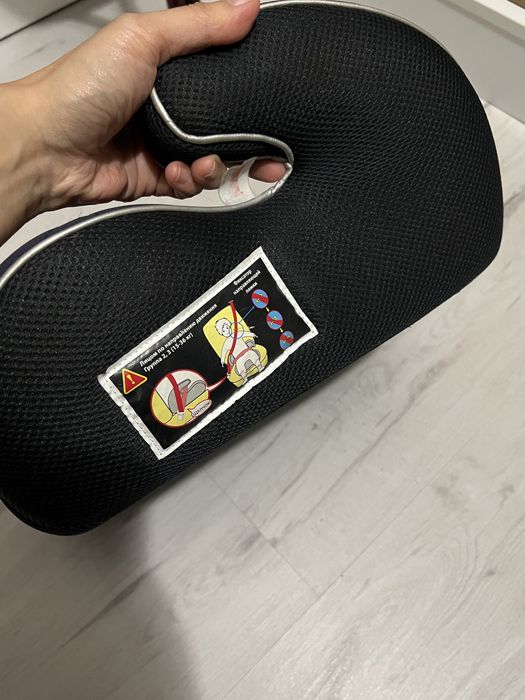 Продам Автокресло бустер