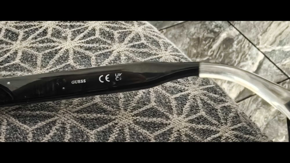 Слънчеви оригинални очила на "Guess"