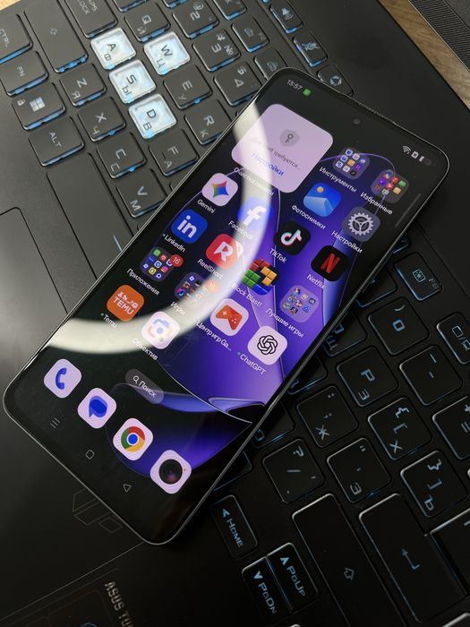 Телефон Oppo Reno 13F