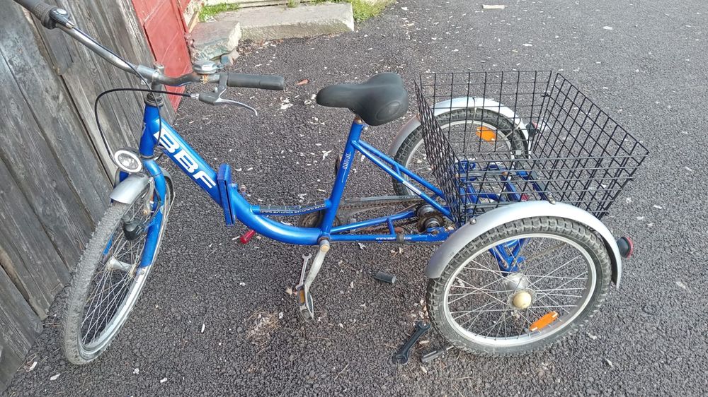 Bicicleta tricicleta cu 3 roti